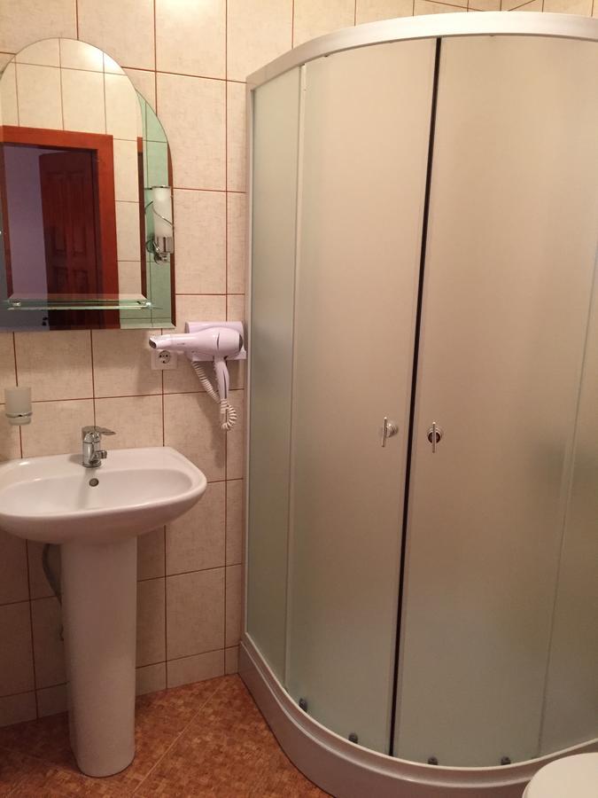 Franc Hotel Yasinia Eksteriør billede