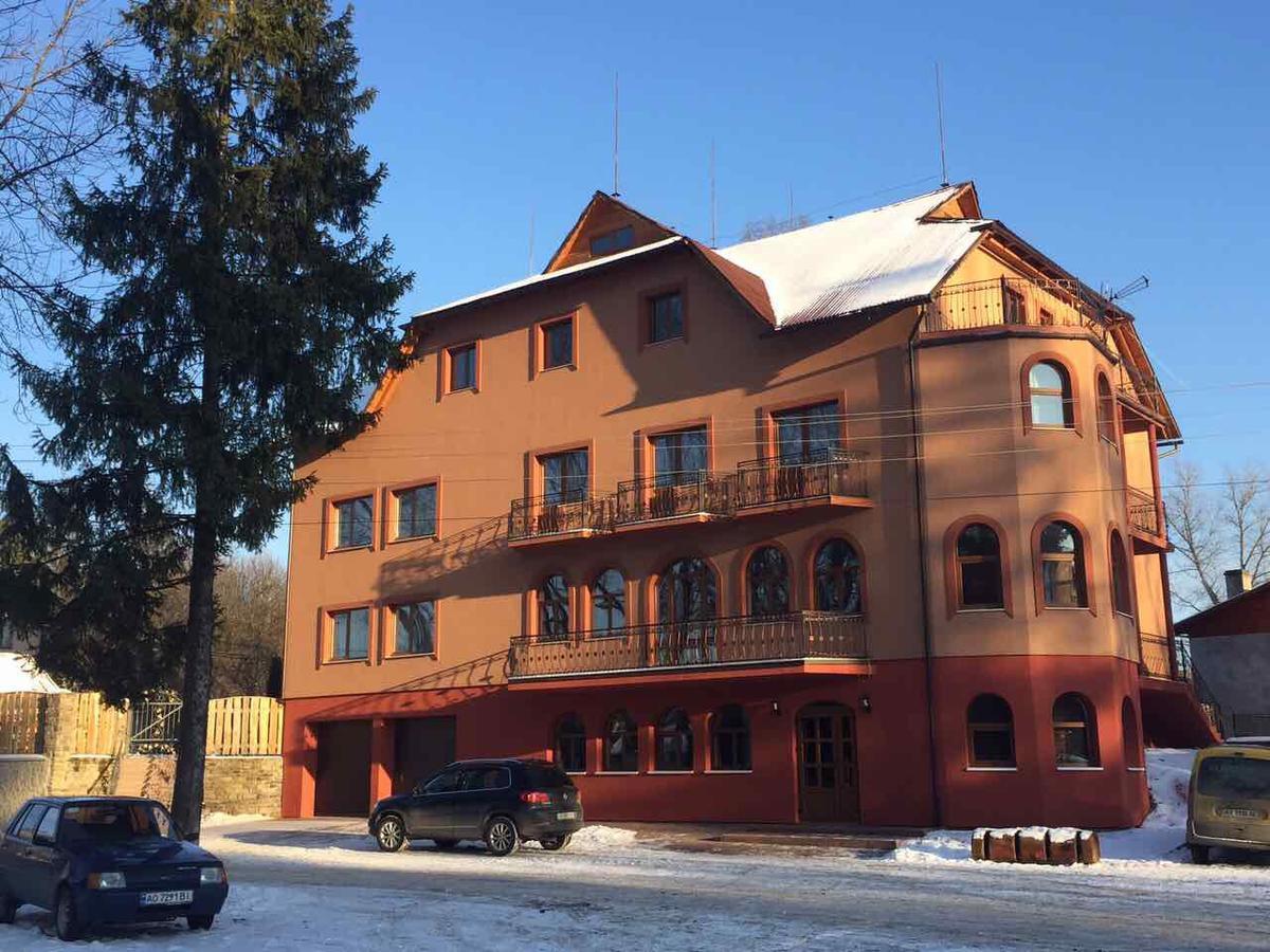 Franc Hotel Yasinia Eksteriør billede