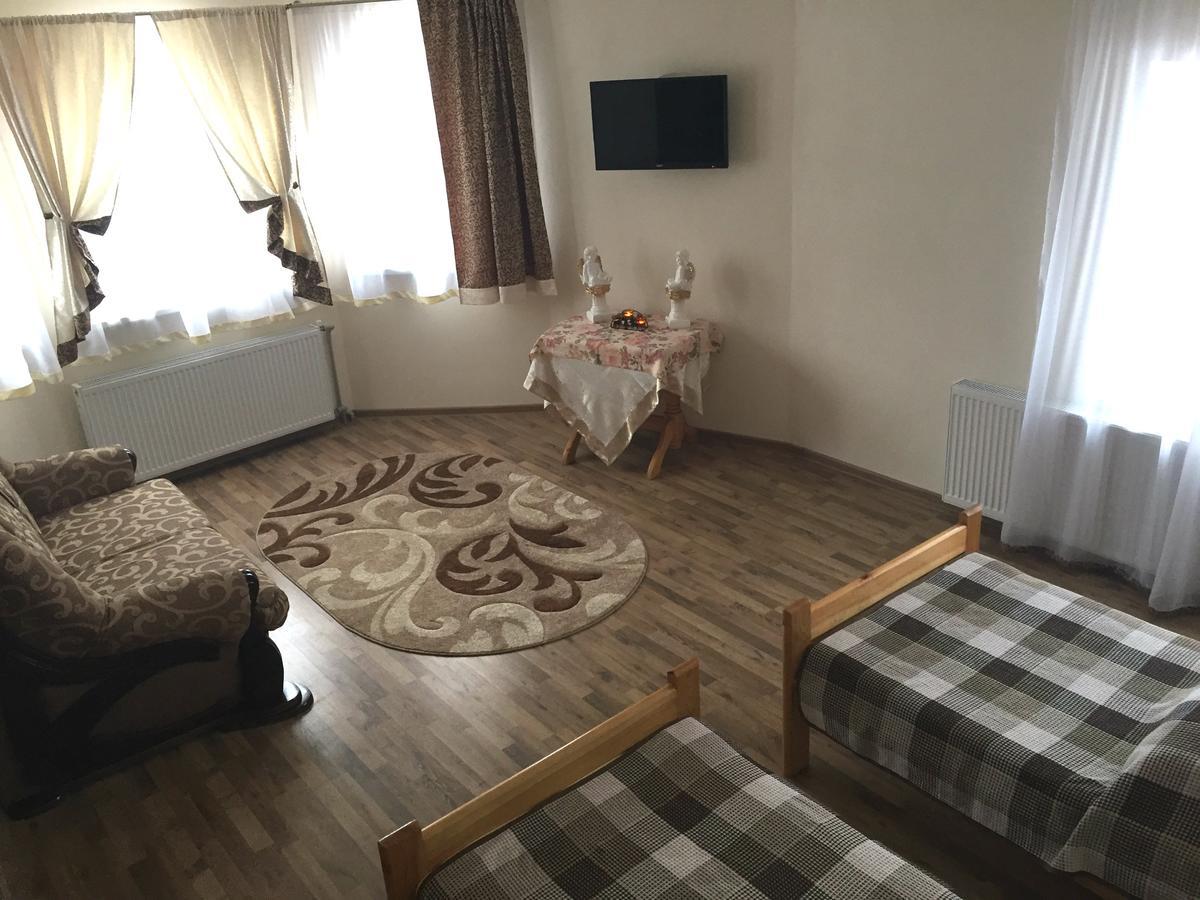 Franc Hotel Yasinia Eksteriør billede